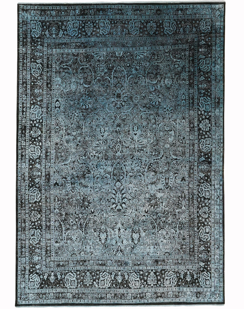 Bu tonlarda halıyı aranınca bulunmaz, maviyle grinin tatlı karışımı.