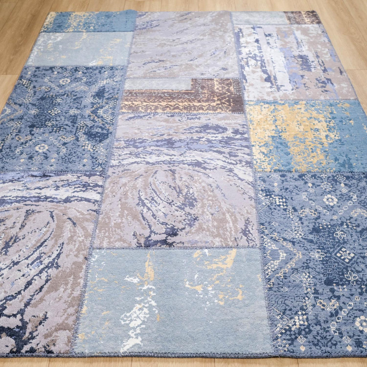 Patchwork Desenli Tezgah Dokuma Halı — modern tasarım