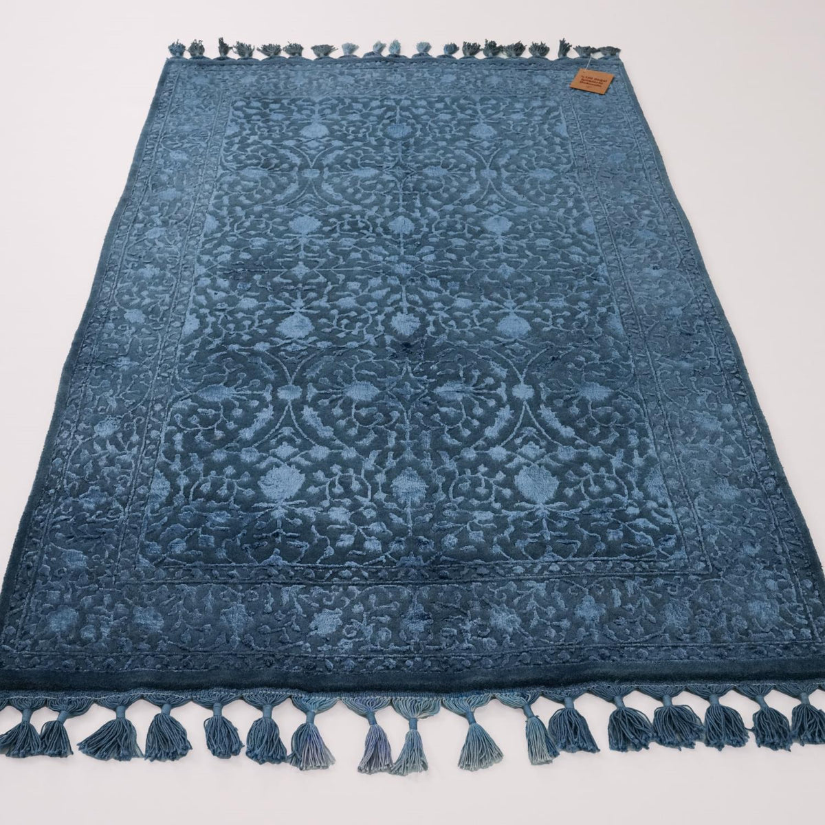 Safir Serisi El Dokuma Çiçek Desenli Lacivert Halı — 95x160 cm