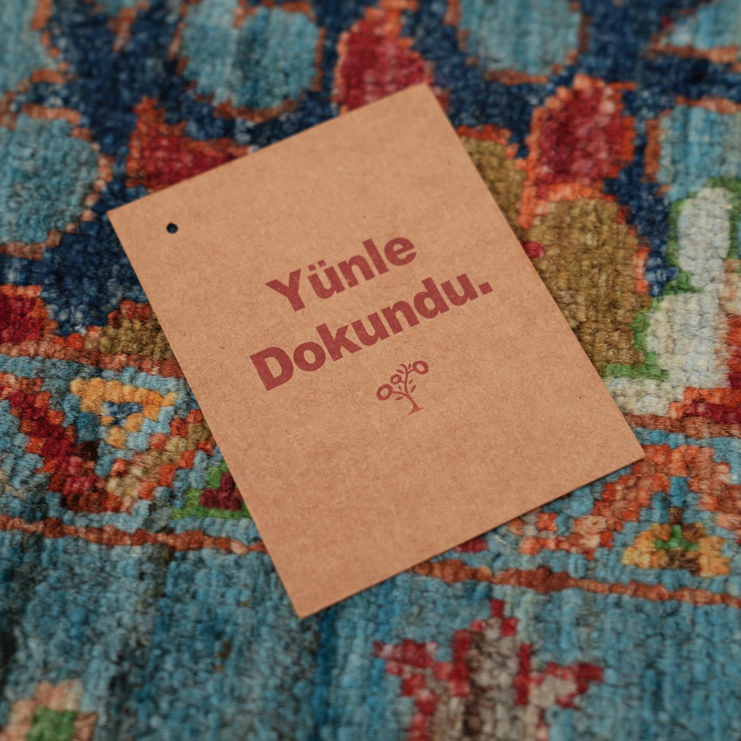 Şahzade Serisi El Dokuma Uşak Desenli Mavi Yün Halı