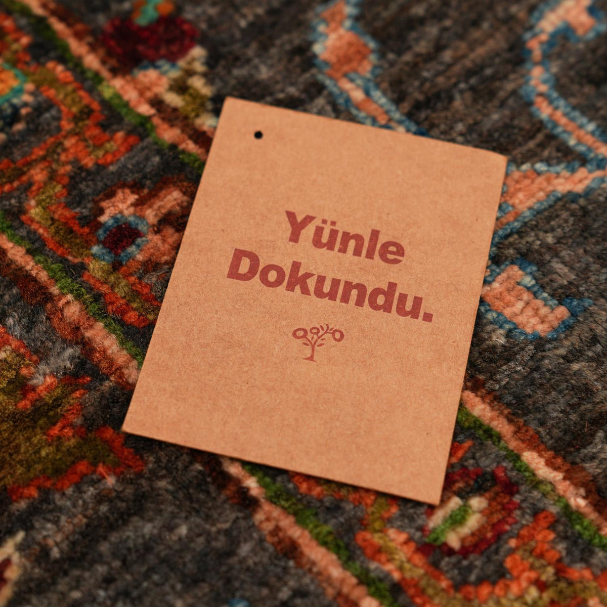 Şahzade Serisi El Dokuma Uşak Desenli Yün Gri Halı