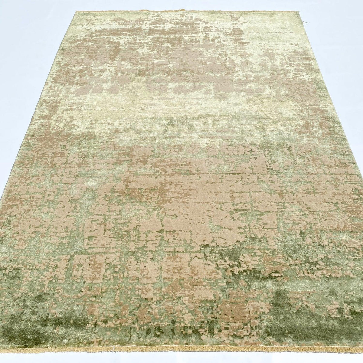 Heritage Series Abstract Patterned Machine Woven Carpet