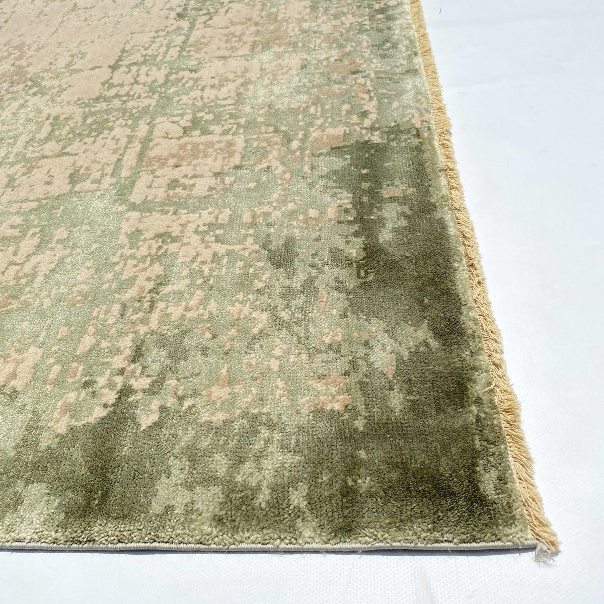 Heritage Series Abstract Patterned Machine Woven Carpet