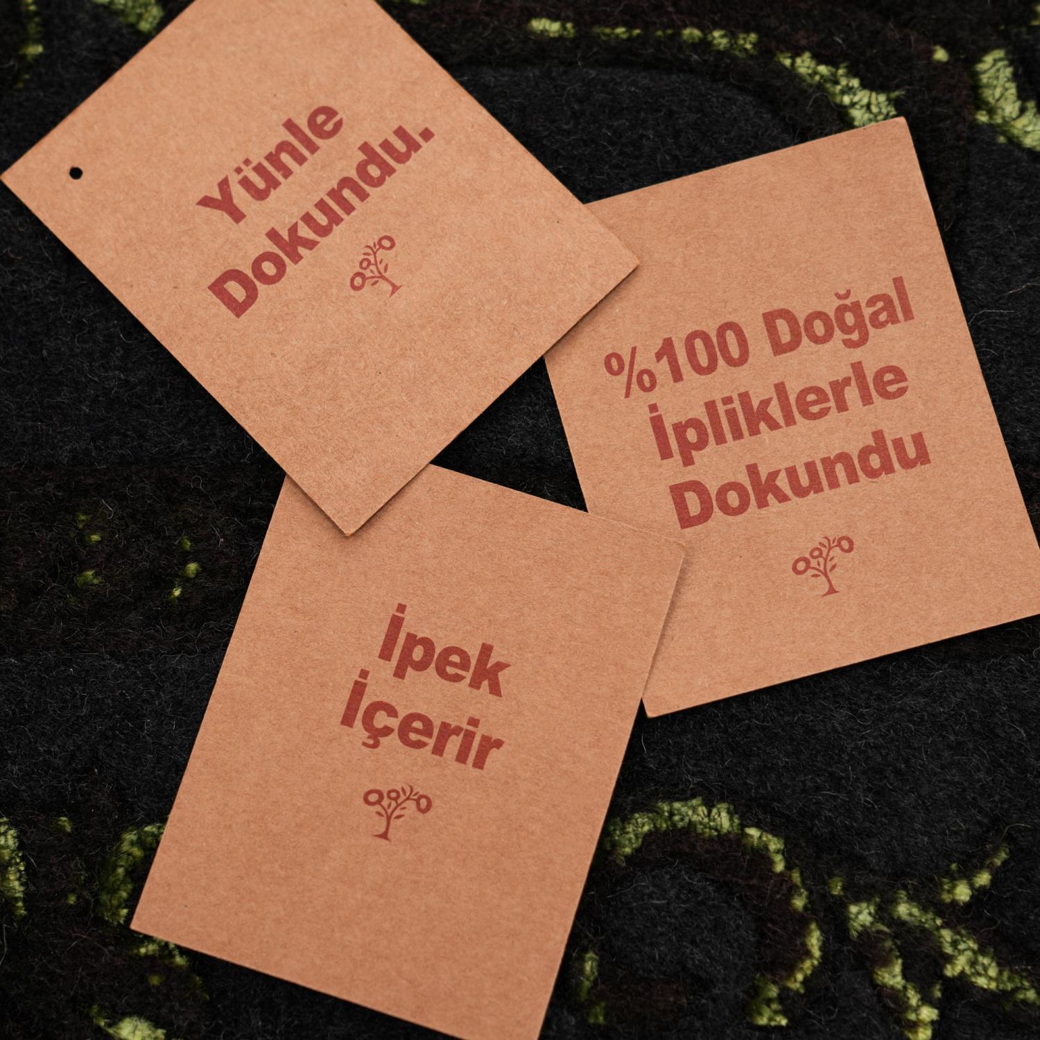 Versace Serisi El Dokuma Versace Desenli Siyah İpekli Halı