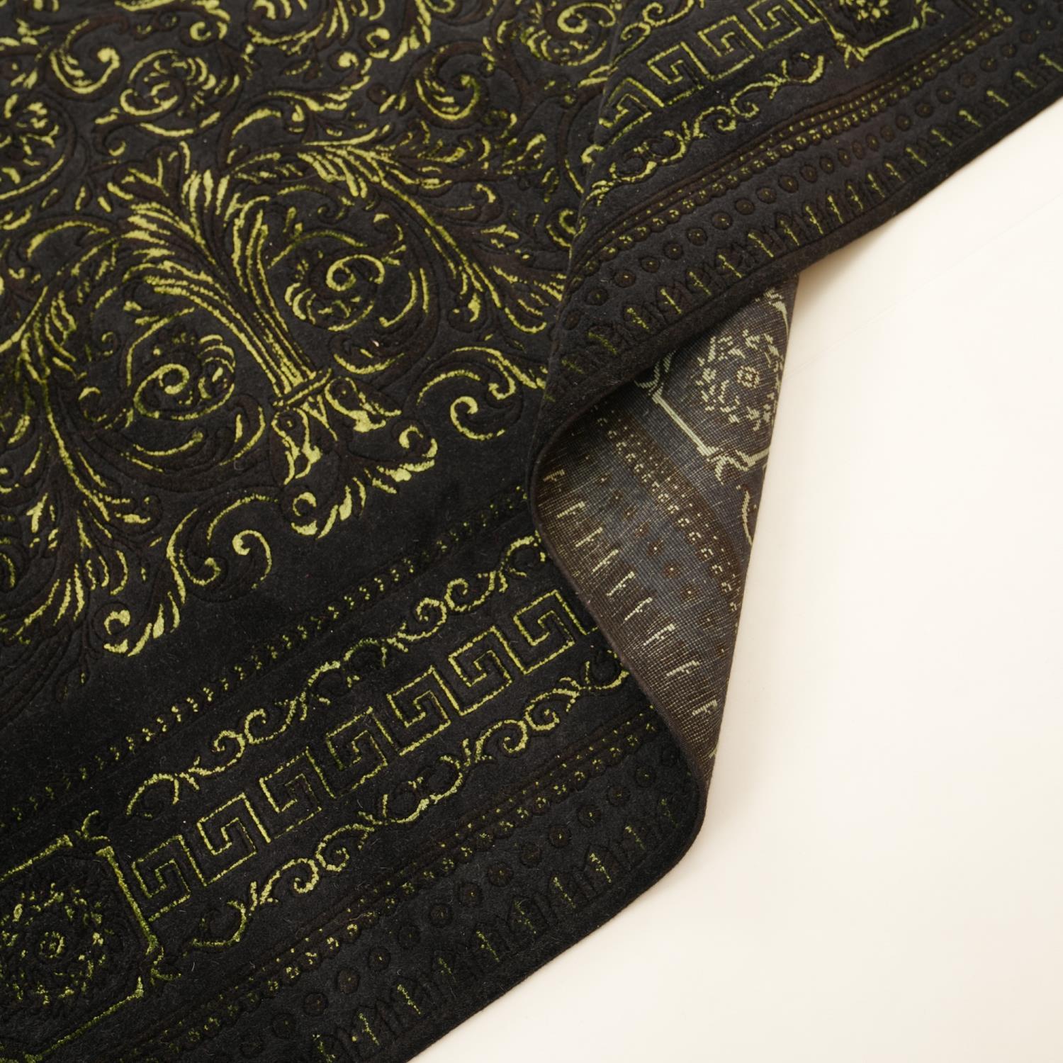 Versace Serisi İpekli El Dokuma Versace Desenli Siyah Halı