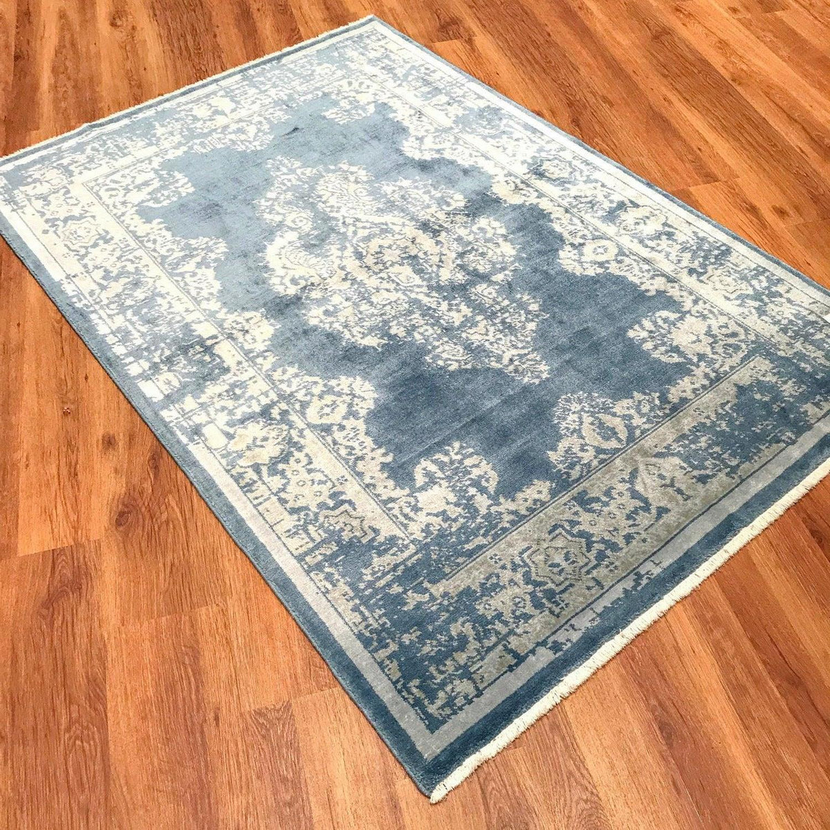 Vintage Patterned Machine Woven Carpet
