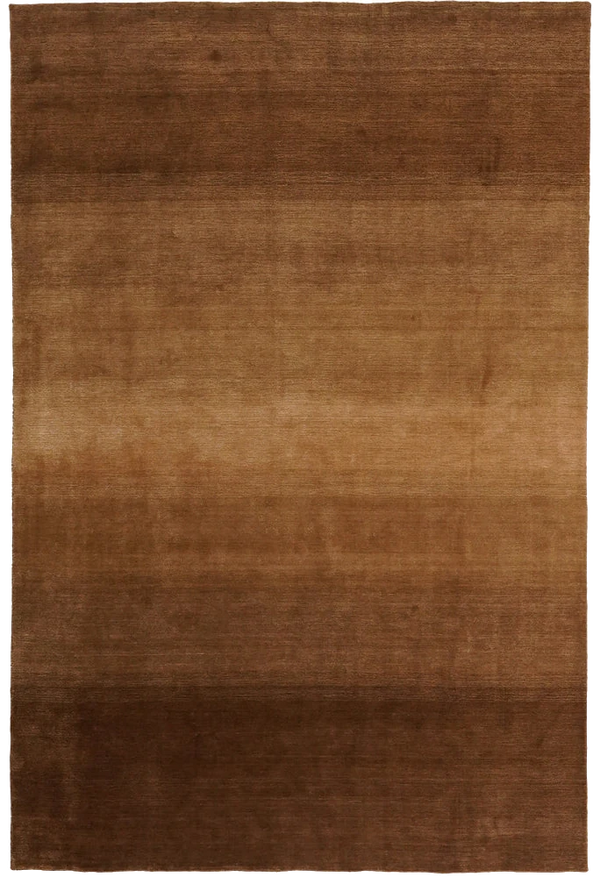 Degrade kahverengi, el dokuması doğal hissiyat: Hindistan'dan minimalist esinti.