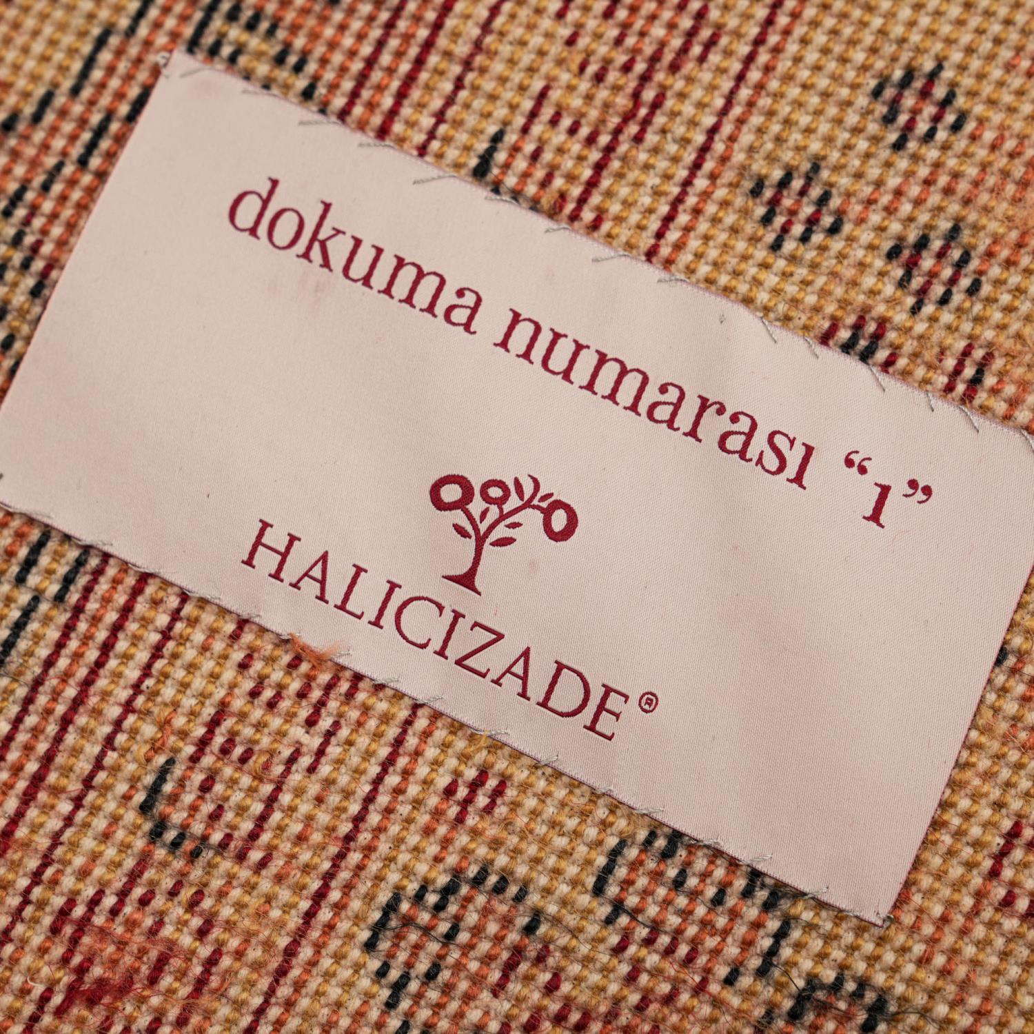 Zade Serisi Uşak Desenli Kırmızı Doğal Tezgah Dokuma Halı