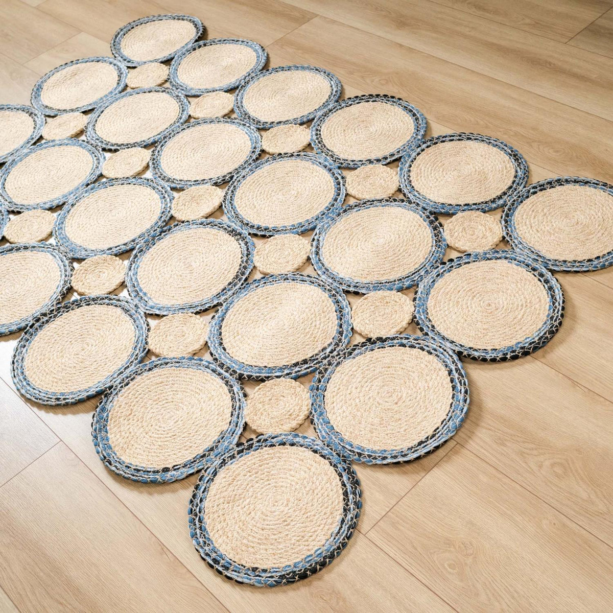 Eco Carpet Patna Geometric Patterned Machine Woven Carpet