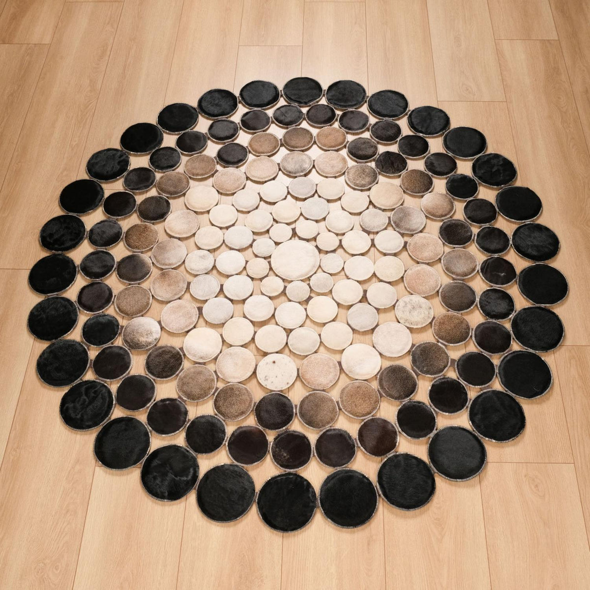 Geometrik Desenli Deri Halı, gri, 160x160 cm — Halıcızade