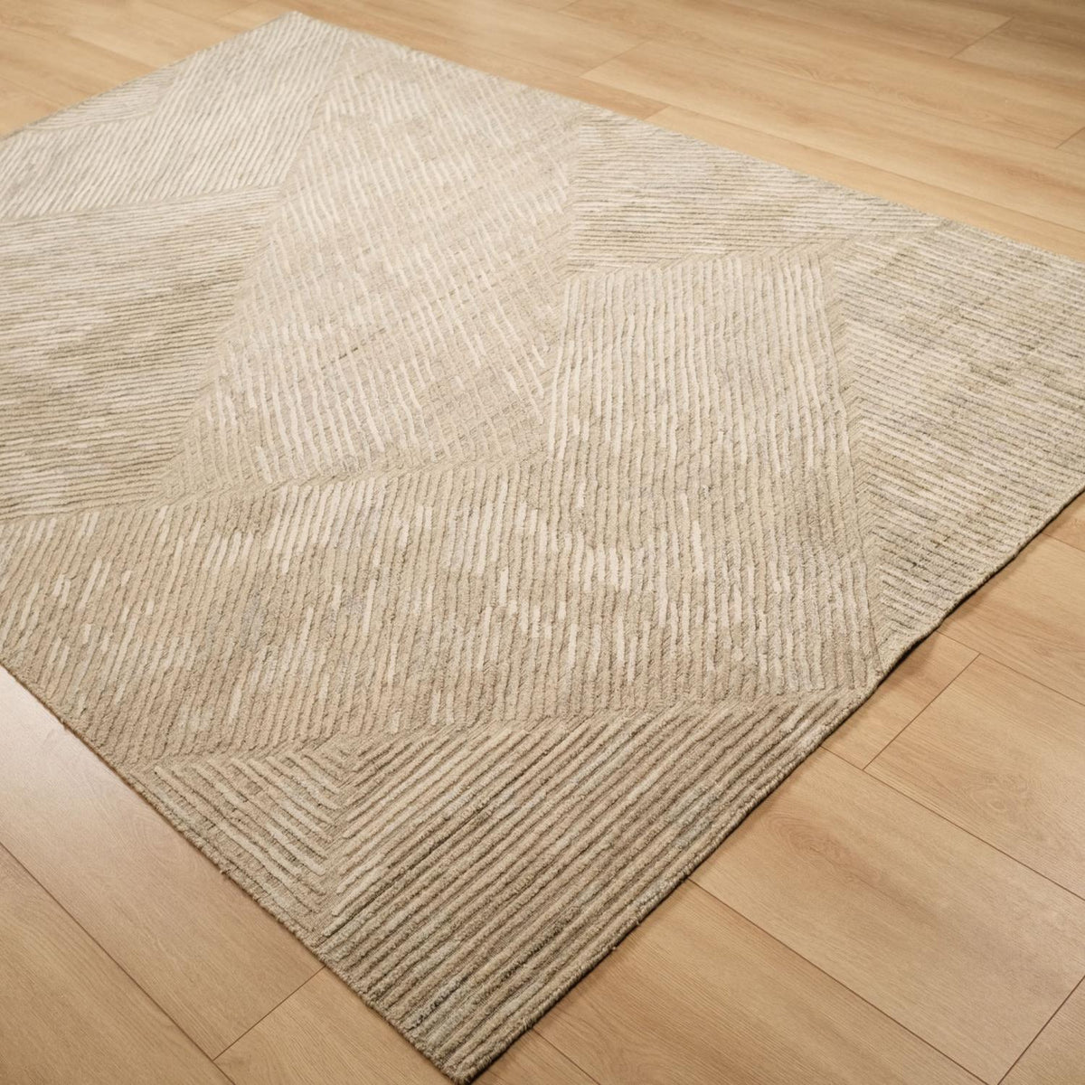 Geometrik Desenli El Dokuma Halı, vizon, 170x240 cm — Halıcızade